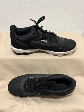 Under Armour Boys Leadoff Baseball Cleaters Rubber Bottom Size 6Y